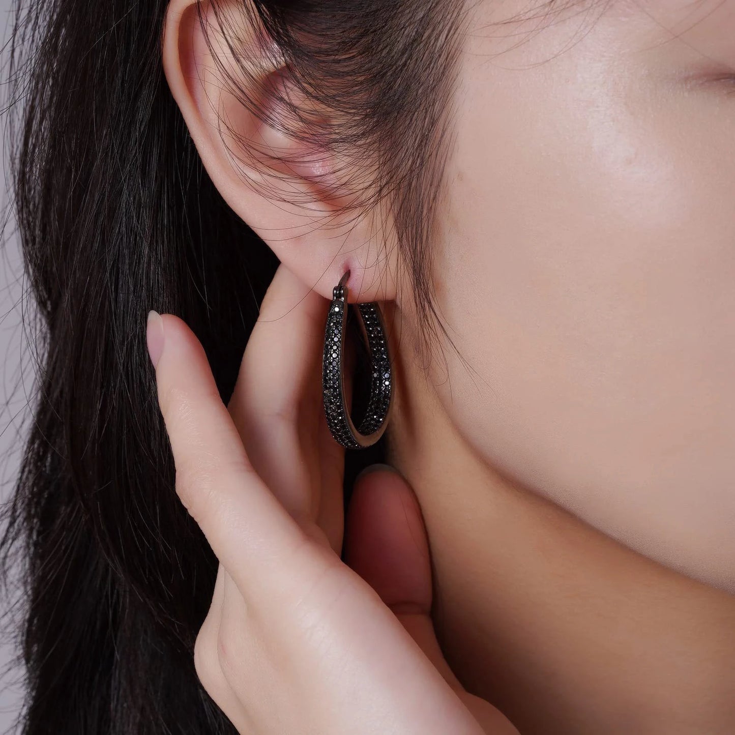 925 Silver, Pure Black Zirconia Earrings, Women's Earrings, Men's Earrings, Set with Synthetic Zirconia, Simple and Plain Hundre